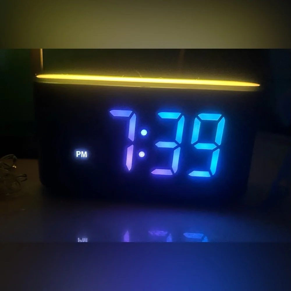 Alarm clock - Picture 3 of 10